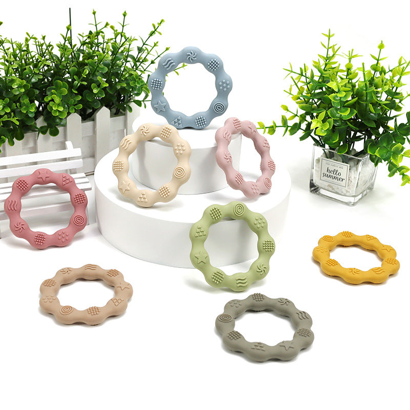 Bite ring, as a ring or hand in nice colors