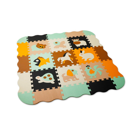 Puzzle and play mat in foam